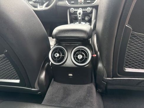 Used 2021 Alfa Romeo Giulia Sprint w/ Cold Weather Package image 31