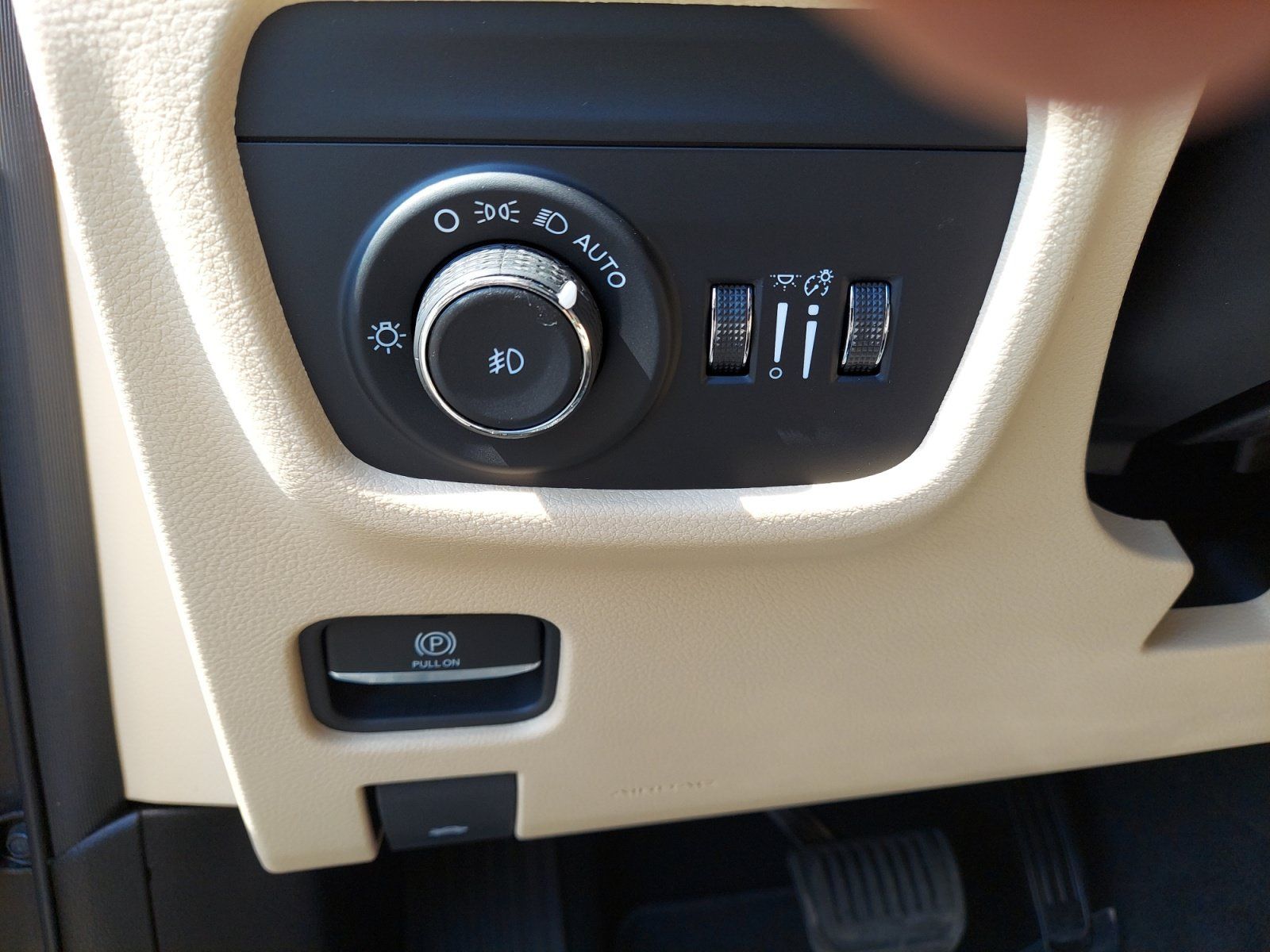 Used 2026 Jeep Grand Cherokee Limited w/ MOPAR Finishing Package RWD image 28