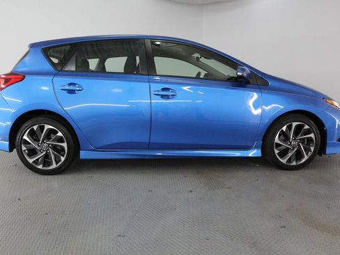 Used 2017 Toyota Corolla iM FWD image 5