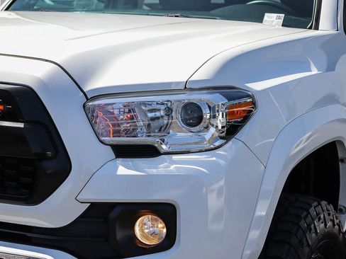 Used 2022 Toyota Tacoma SR5 w/ Black Out Package (TMS) RWD image 8