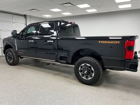 Used 2023 Ford F350 Platinum w/ Tremor Off-Road Package AWD/4WD image 6