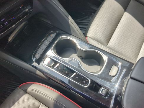 Used 2023 Buick Envision Essence w/ Sport Touring Package FWD image 18