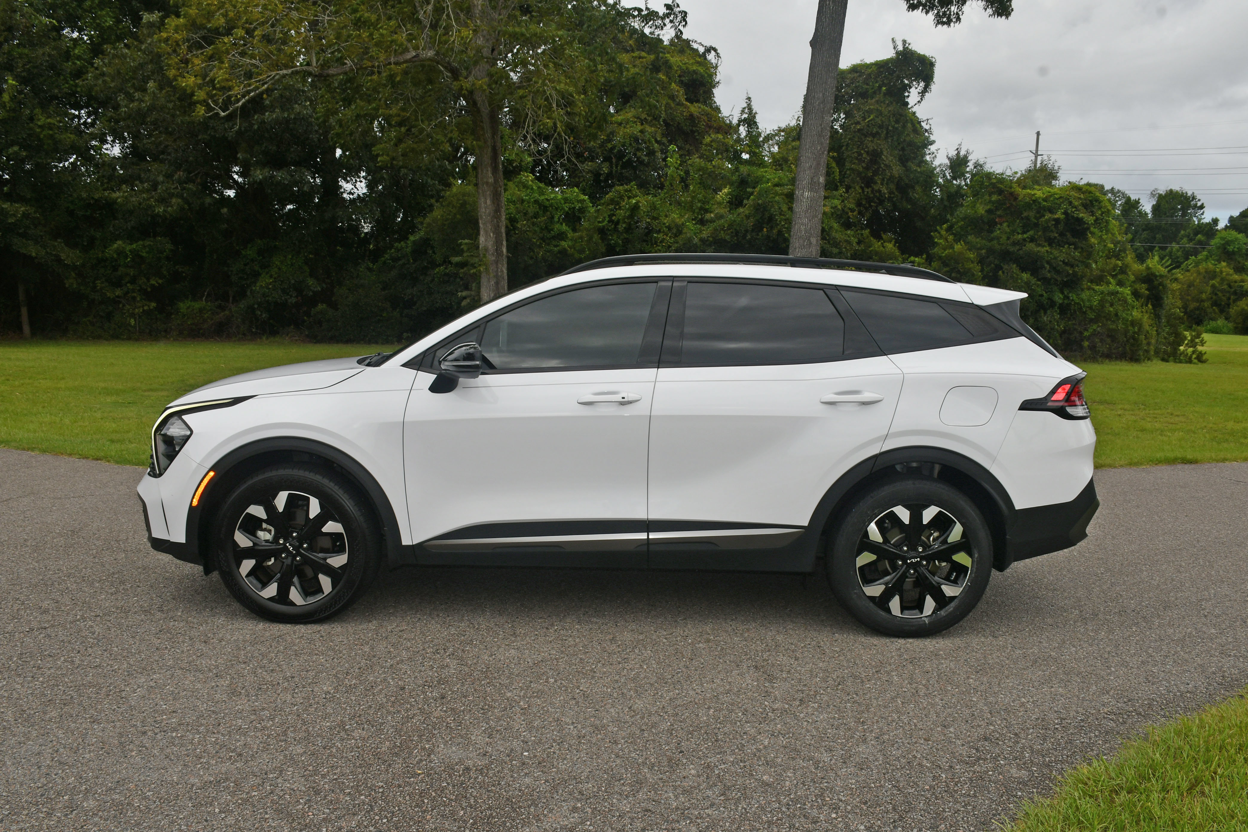 Used 2023 Kia Sportage X-Line w/ X-Line Premium Package AWD/4WD image 2
