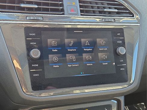 Used 2023 Volkswagen Tiguan SE image 26