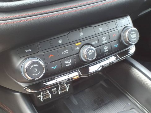 Used 2023 Dodge Durango R/T w/ Blacktop Package RWD image 19