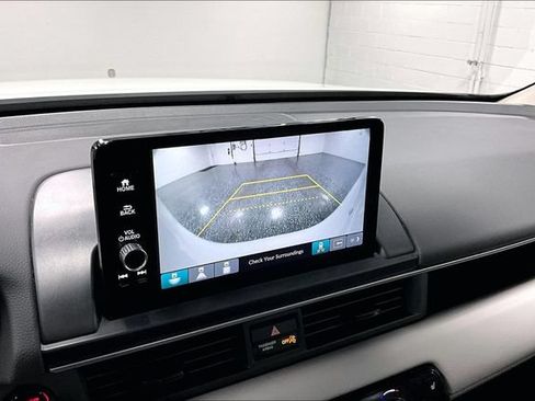 Used 2024 Honda Pilot Touring image 16