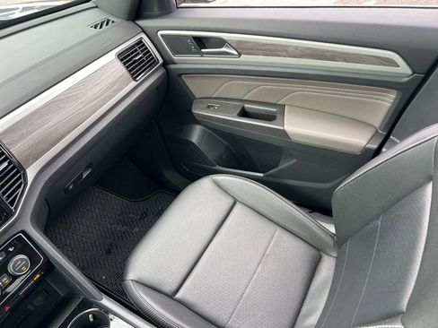 Used 2023 Volkswagen Atlas Cross Sport SE image 26