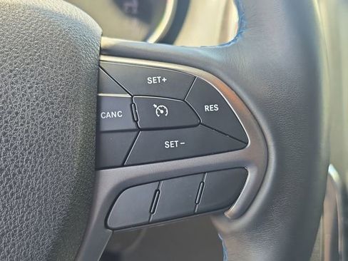 Used 2018 Jeep Grand Cherokee Laredo AWD/4WD image 25