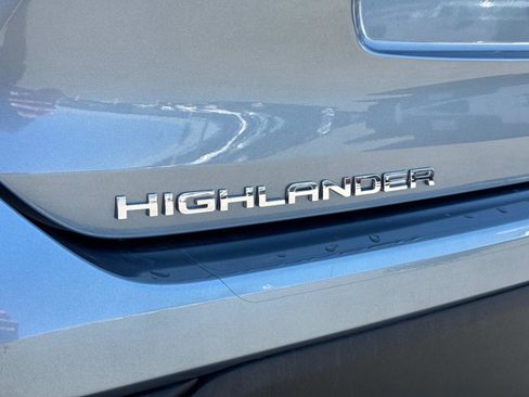 Used 2022 Toyota Highlander XLE image 22