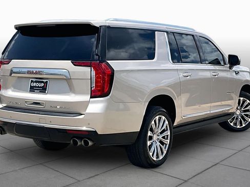 Used 2021 GMC Yukon XL Denali w/ Denali Premium Package RWD image 13