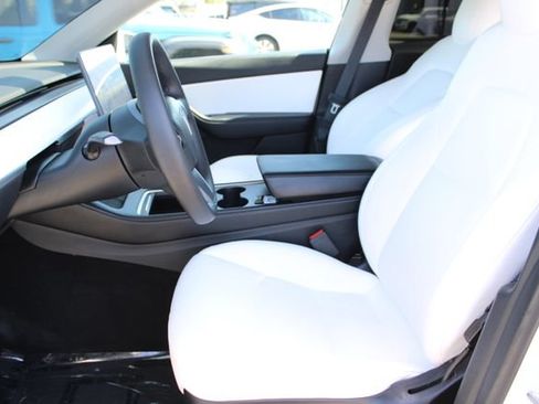 Used 2022 Tesla Model Y Performance AWD/4WD image 25