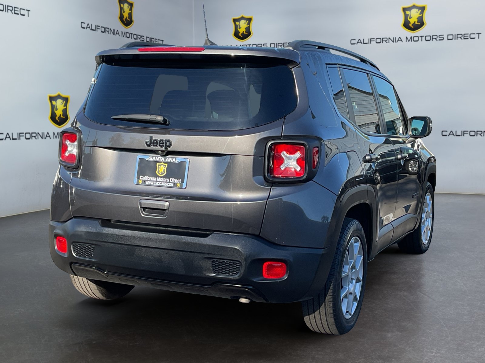 Used 2020 Jeep Renegade Altitude FWD image 5
