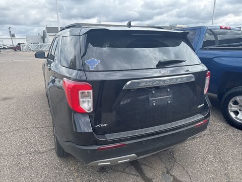 Used 2023 Ford Explorer XLT w/ Equipment Group 202A AWD/4WD image 12