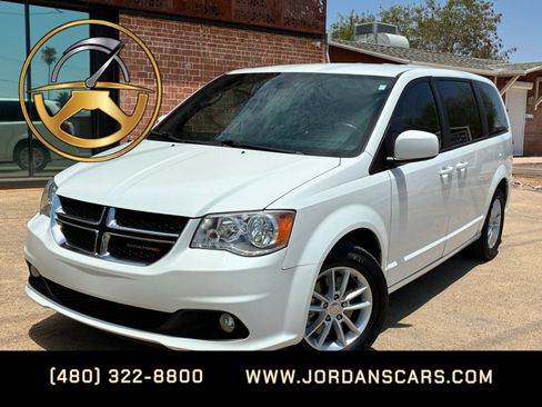 Used 2020 Dodge Grand Caravan SE FWD image 1