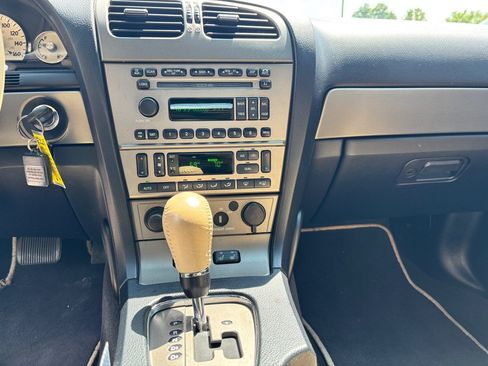 Used 2005 Ford Thunderbird RWD image 17