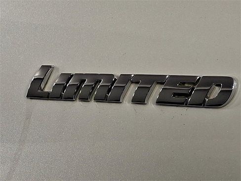 Used 2021 Toyota 4Runner Limited image 31