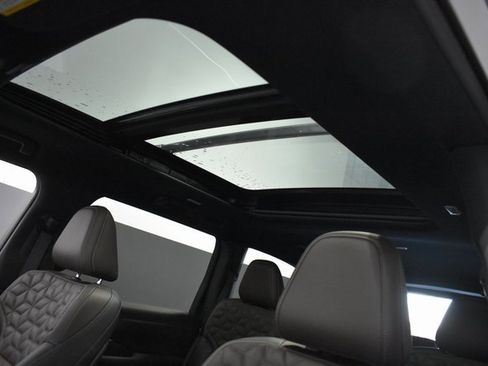 New 2026 Nissan Armada Platinum image 17