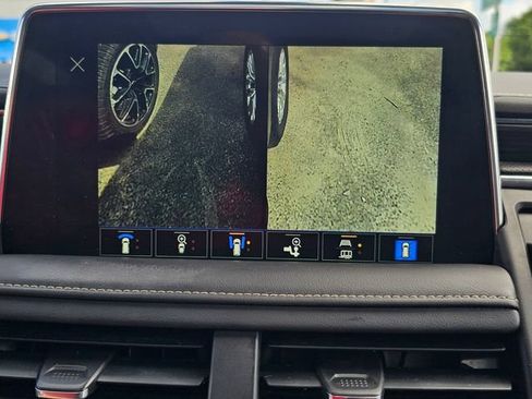 Used 2022 GMC Yukon XL SLT w/ SLT Luxury Package AWD/4WD image 30