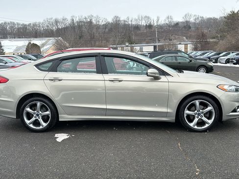 Used 2015 Ford Fusion SE w/ Equipment Group 201A image 5