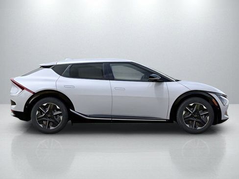 New 2025 Kia EV6 Wind image 7