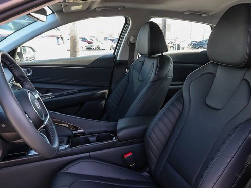 New 2026 Hyundai Elantra Limited image 27