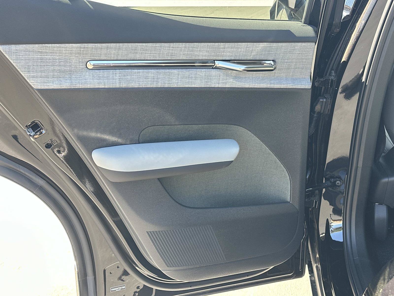 New 2026 Volvo EX30 Plus AWD/4WD image 16