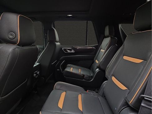 Used 2023 GMC Yukon AT4 AWD/4WD image 10