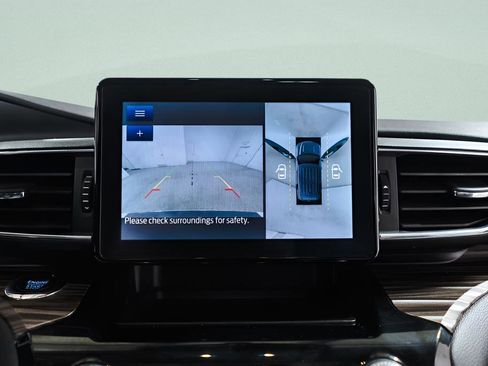 Used 2022 Ford Explorer Limited w/ Class IV Trailer Tow Package AWD/4WD image 17