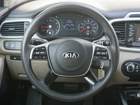 Used 2019 Kia Sorento FWD image 13