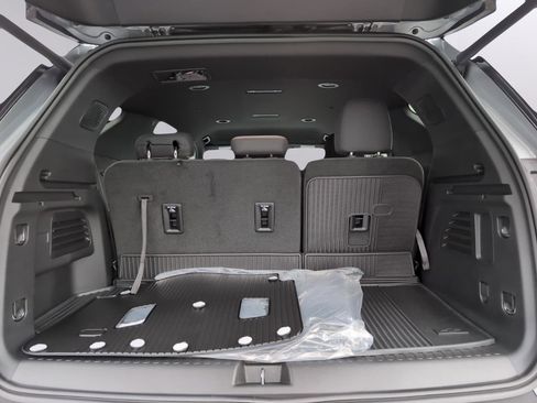 New 2026 Chevrolet Traverse LT w/ Driver Confidence Package image 13