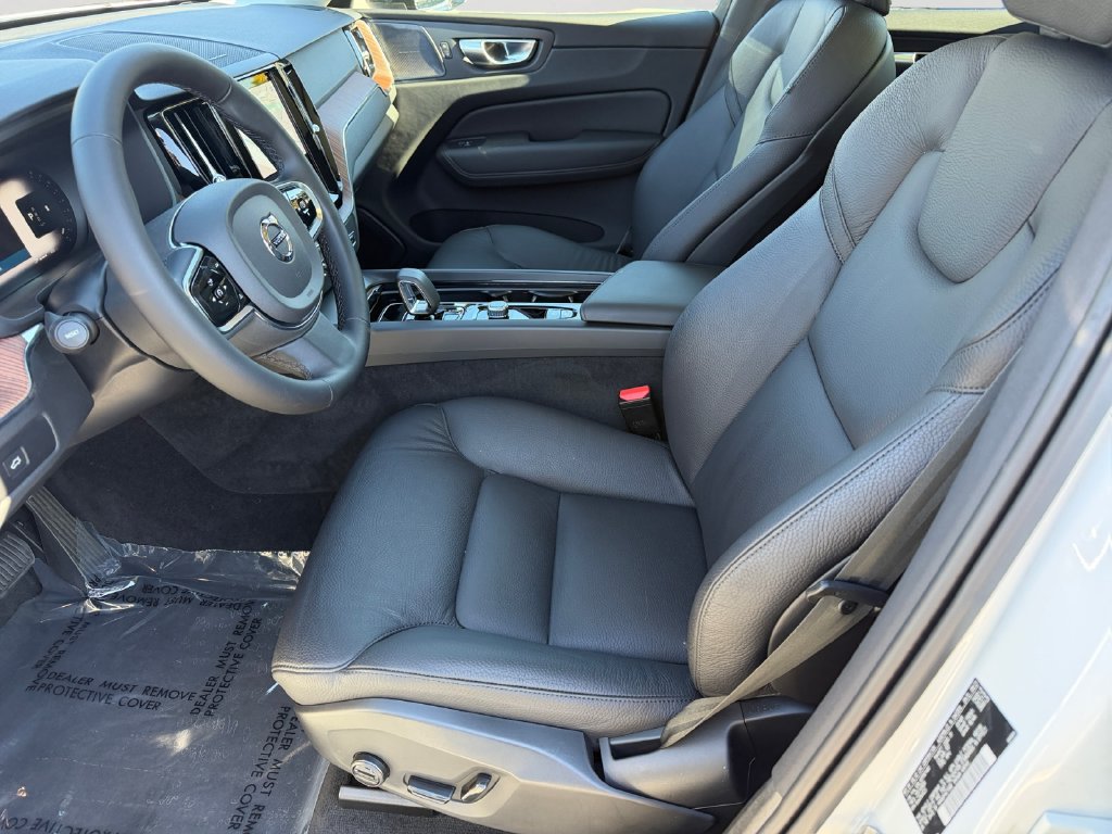 Certified 2024 Volvo XC60 B5 Plus w/ Climate Package AWD/4WD image 16