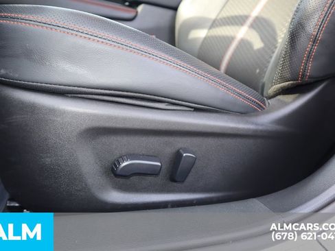 Used 2025 Nissan Altima 2.5 SR FWD image 12