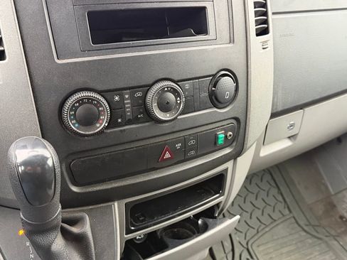 Used 2011 Mercedes-Benz Sprinter 2500 image 28
