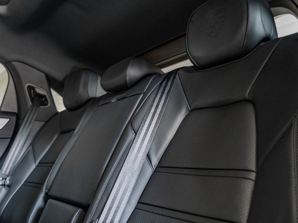 Certified 2025 Porsche Cayenne Coupe AWD/4WD image 28