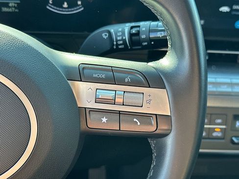 Certified 2025 Hyundai Kona SEL image 25