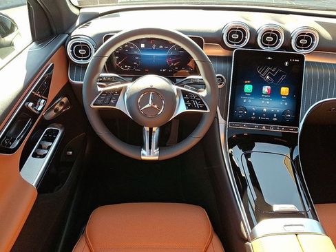 Used 2026 Mercedes-Benz GLC 300 4MATIC image 9