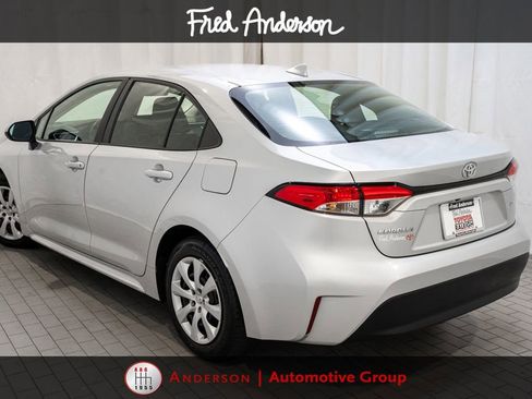 Used 2024 Toyota Corolla LE FWD image 3