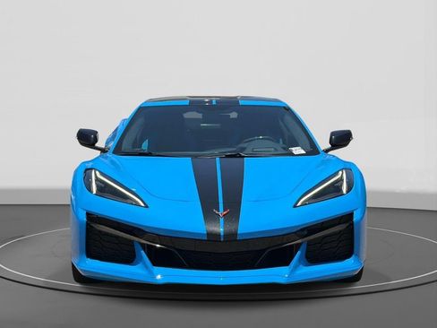 Used 2023 Chevrolet Corvette Z06 RWD image 2