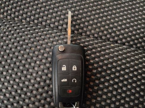 Used 2017 Chevrolet Equinox LT w/ Convenience Package image 32