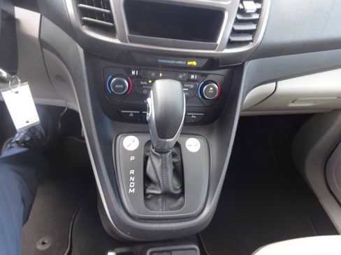 Used 2022 Ford Transit Connect XLT image 21