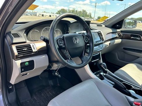 Used 2017 Honda Accord EX-L image 6