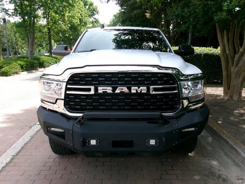 Used 2022 RAM 2500 Big Horn AWD/4WD image 2