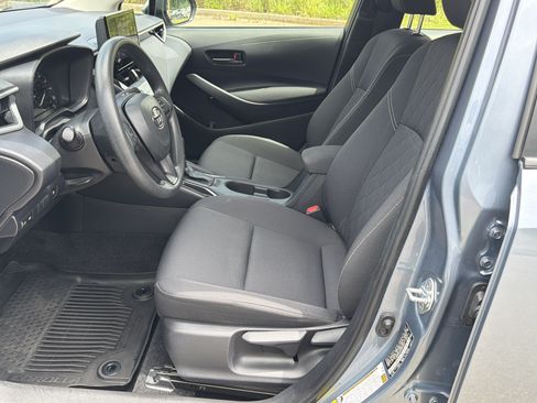 Used 2023 Toyota Corolla LE FWD image 9