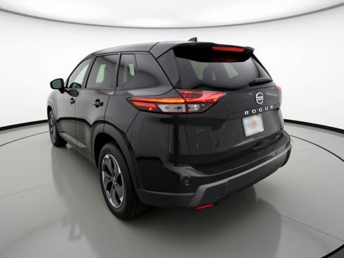 Used 2025 Nissan Rogue SV image 6