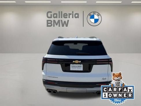 Used 2025 Chevrolet Traverse LT w/ Sun and Wheel Package FWD image 7