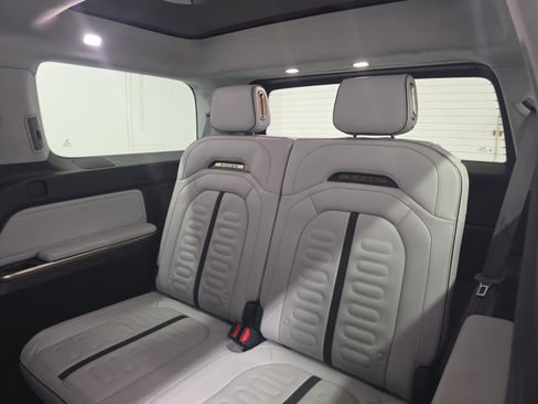 Used 2023 Rivian R1S Adventure AWD/4WD image 22