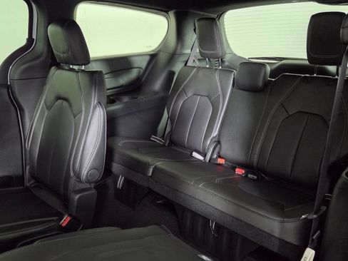 New 2026 Chrysler Pacifica Select FWD image 29