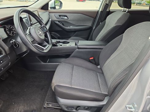 Used 2023 Nissan Rogue SV image 16