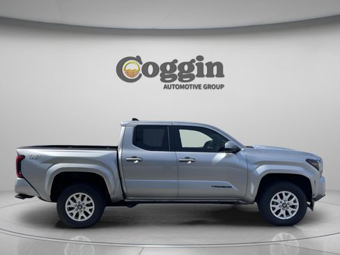 Used 2025 Toyota Tacoma TRD Sport image 7