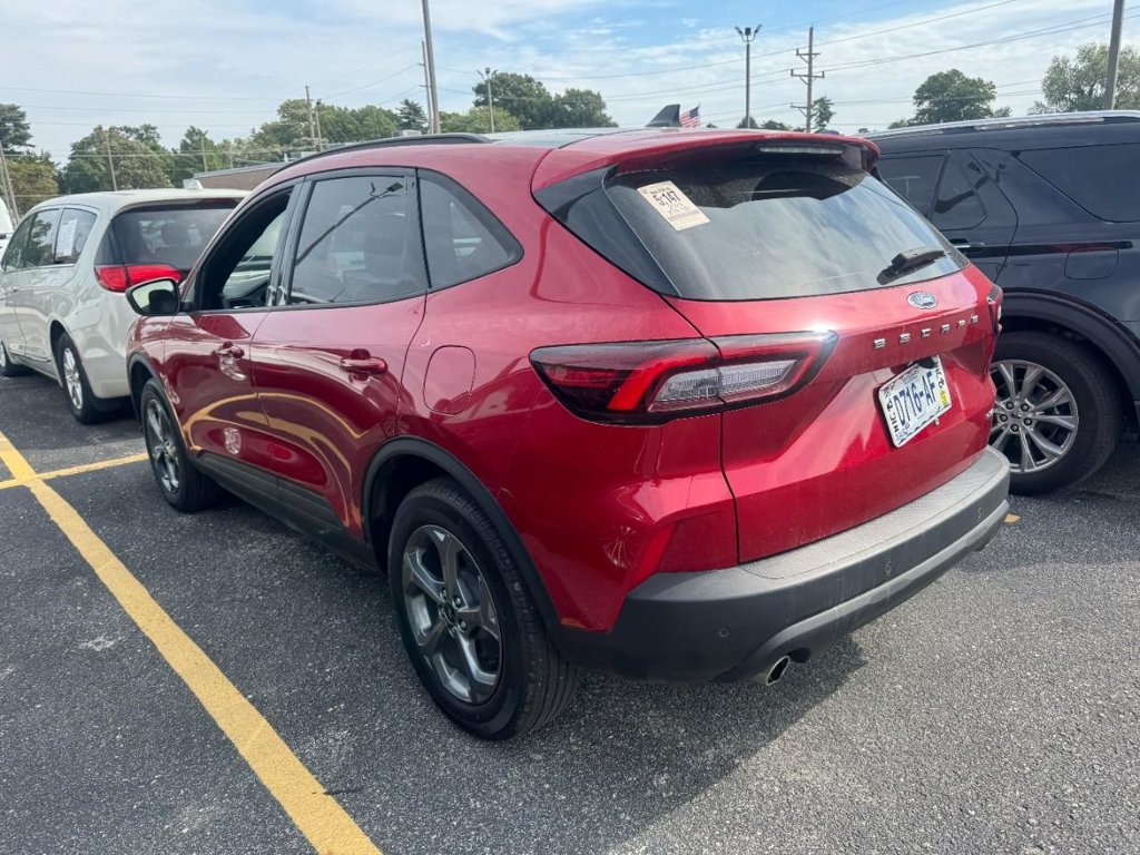 Used 2025 Ford Escape ST-Line w/ Tech Pack #1 AWD/4WD image 8